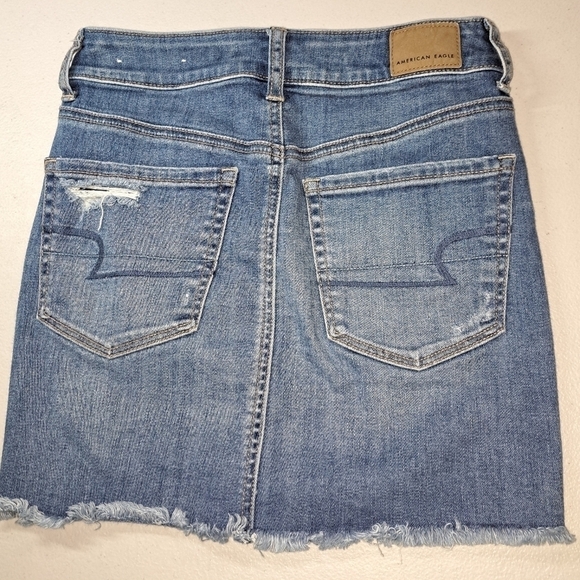 American Eagle Denim Raw Hem Distressed High Rise Mini Skirt Size 0 - Picture 6 of 9